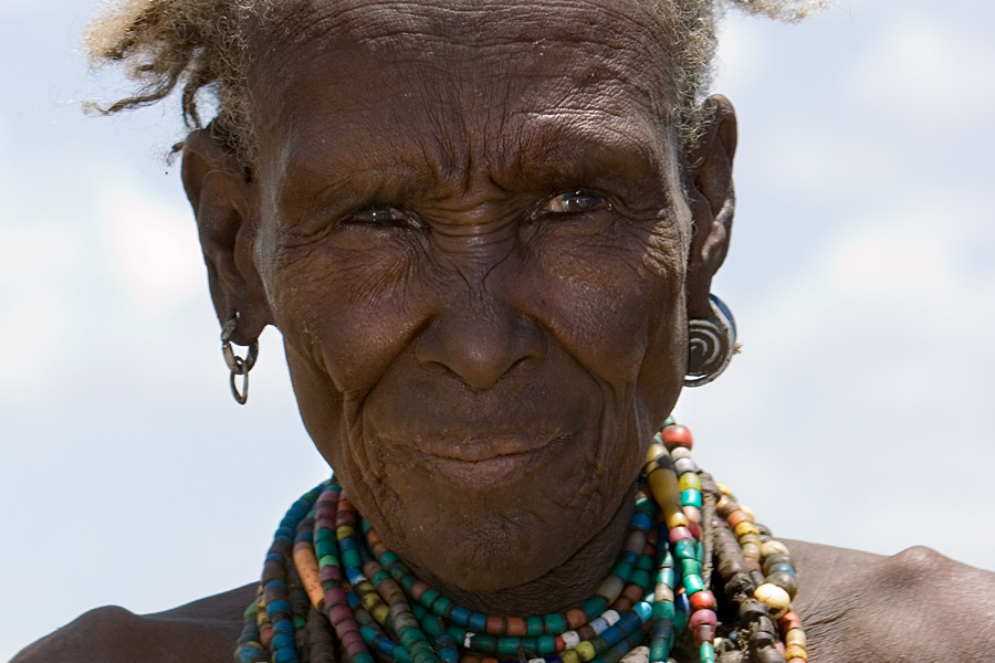 175   Old dassanech woman
